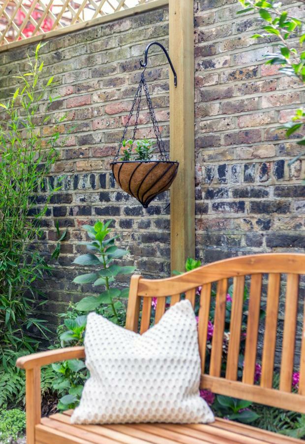 Logan Mews By Lime Street Apartment London Exterior photo